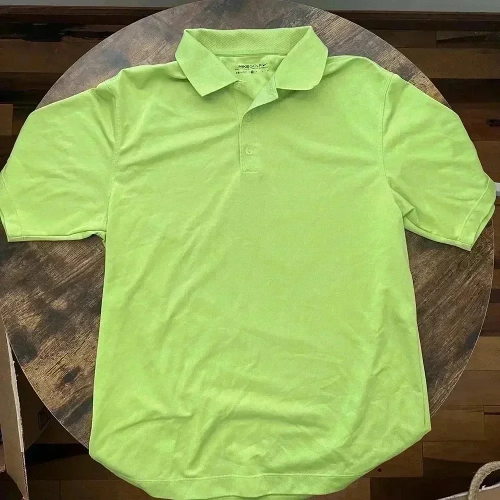 Nike golf mens pull over shirt. Size: M